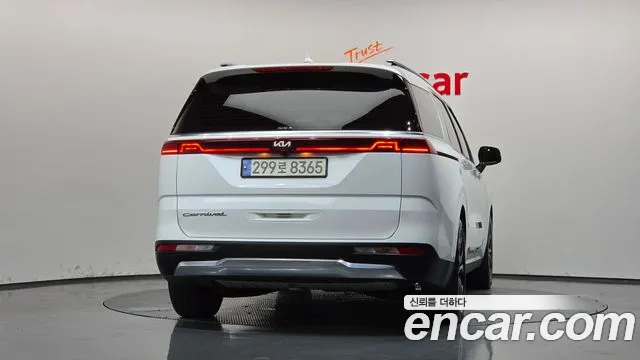 Kia Carnival 2020 thumb 4