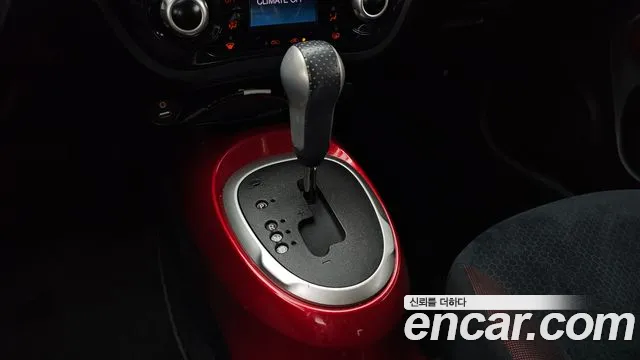 Nissan Juke 2014 thumb 9