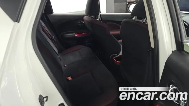 Nissan Juke 2014 thumb 12