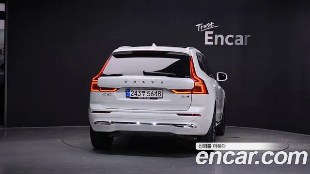 Volvo XC60 2024 thumb 3