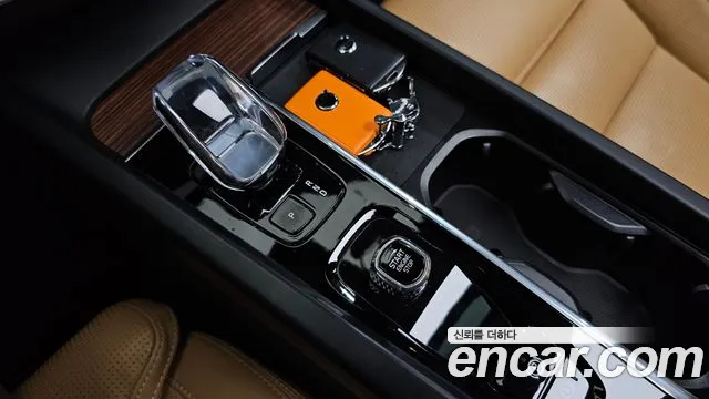 Volvo XC60 2024 thumb 8