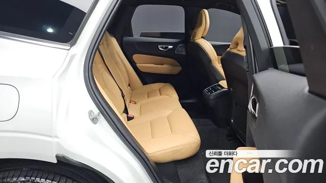 Volvo XC60 2024 thumb 10