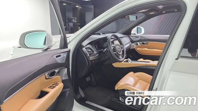 Volvo XC90 2022 thumb 10