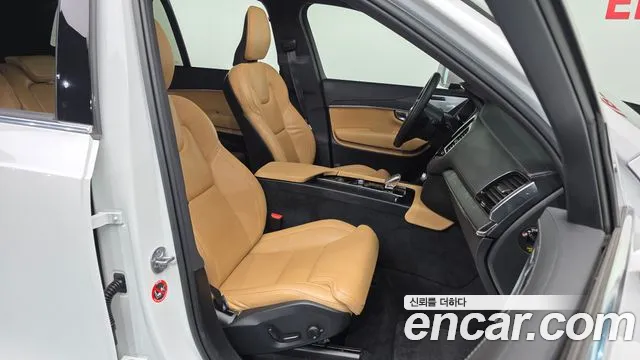 Volvo XC90 2022 thumb 11