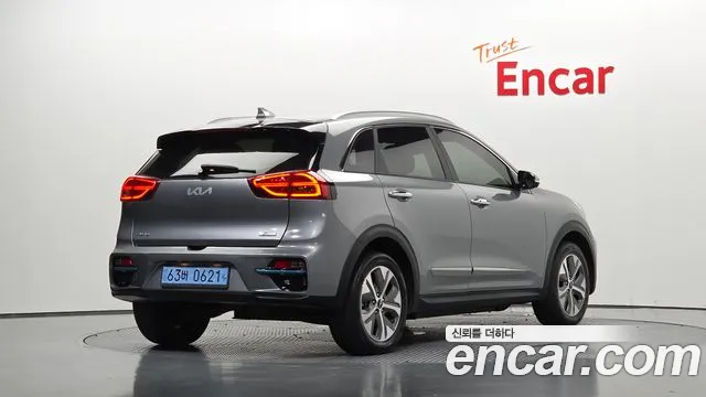 Kia Niro 2021 thumb 2