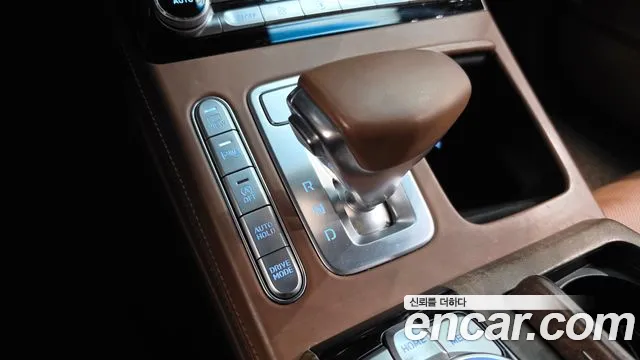 Genesis G90 2018 thumb 9