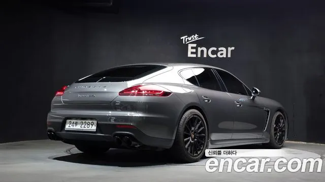 Porsche Panamera 2014 thumb 2