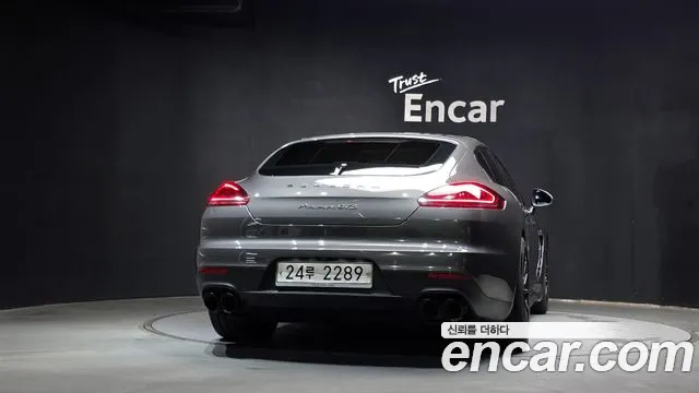 Porsche Panamera 2014 thumb 4
