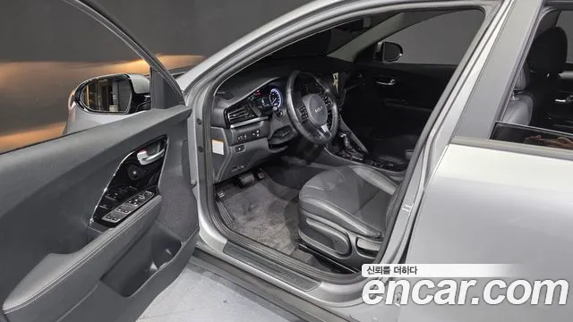 Kia Niro 2021 thumb 10