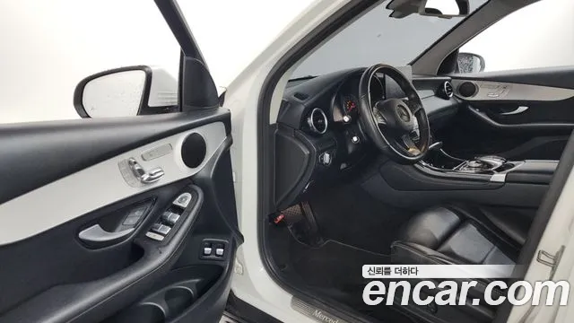 Mercedes-Benz GLC 2018 thumb 10