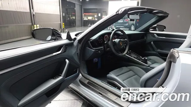 Porsche 911 2023 thumb 10