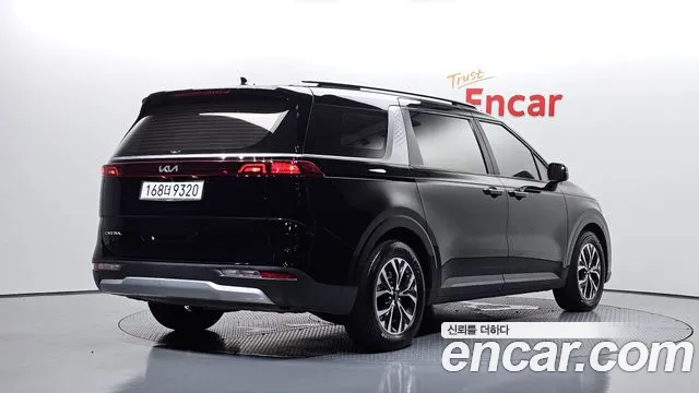 Kia Carnival 2023 thumb 2