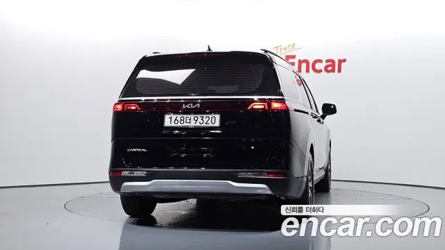 Kia Carnival 2023 thumb 4