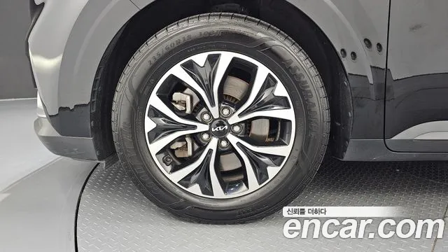 Kia Carnival 2023 thumb 5