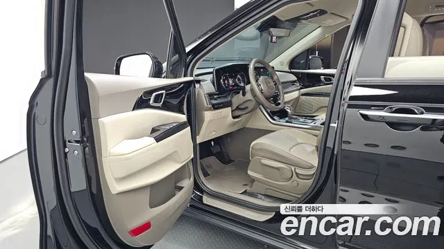 Kia Carnival 2023 thumb 10