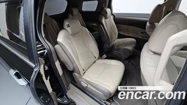 Kia Carnival 2023 thumb 11