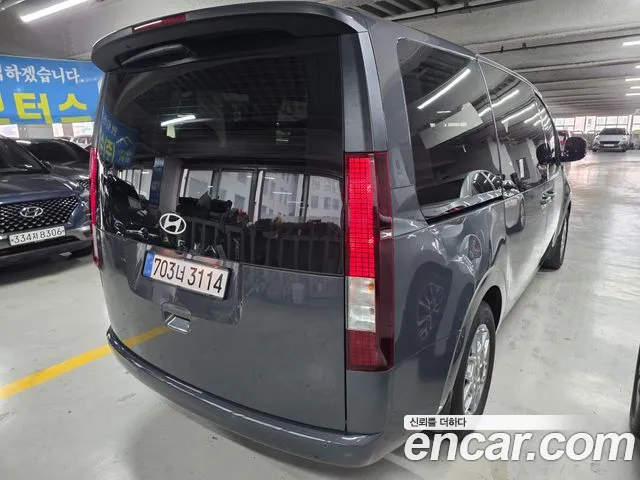 Hyundai Staria 2026 thumb 2