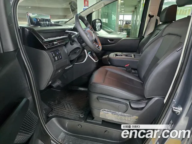 Hyundai Staria 2026 thumb 5