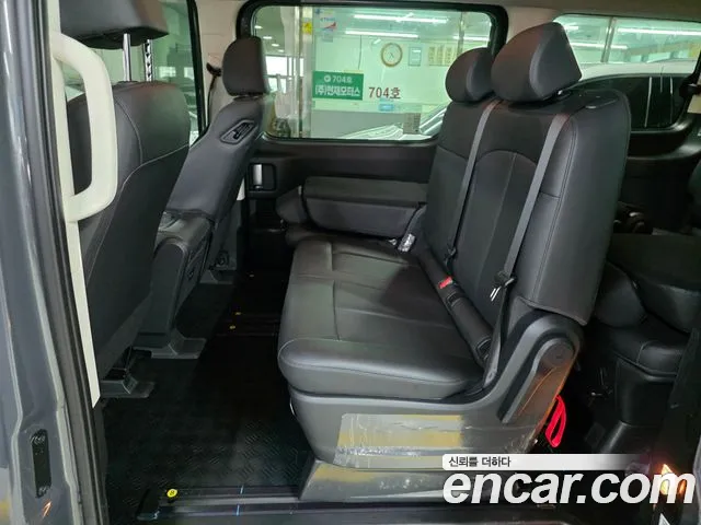 Hyundai Staria 2026 thumb 6