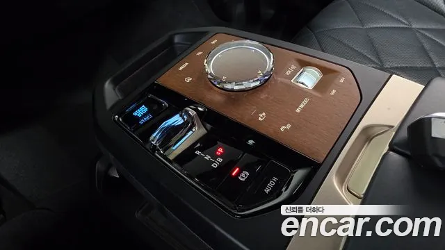 BMW iX 2021 thumb 9