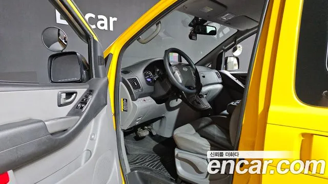 Hyundai Starex 2016 thumb 10