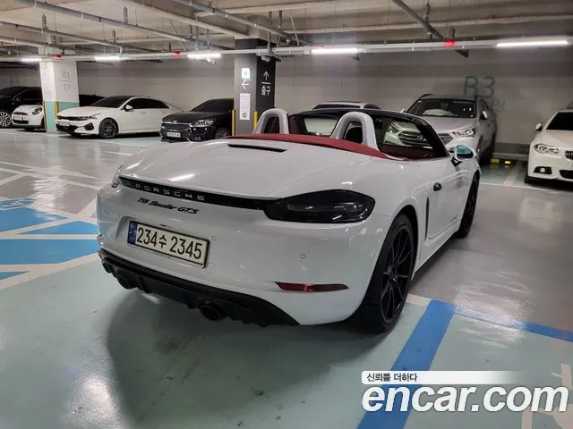 Porsche Cayman 2021 thumb 2