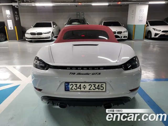 Porsche Cayman 2021 thumb 4