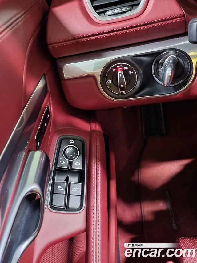 Porsche Cayman 2021 thumb 12