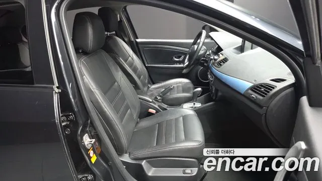 Renault Fluence 2015 thumb 11