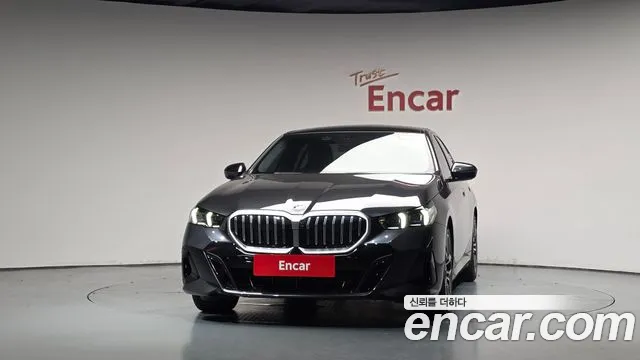 BMW 5 серии 2026 thumb 2