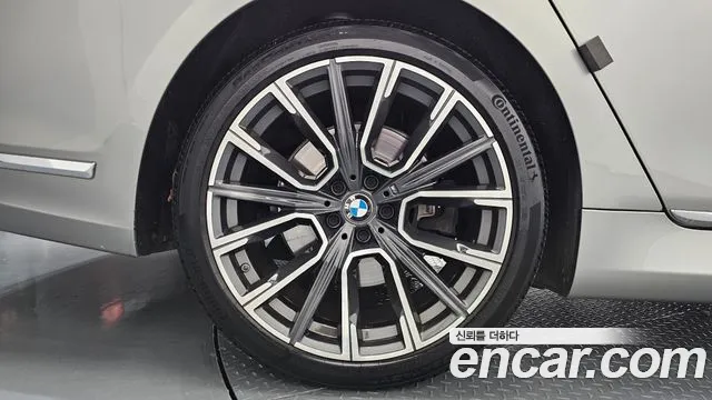 BMW 7 серии 2019 thumb 5
