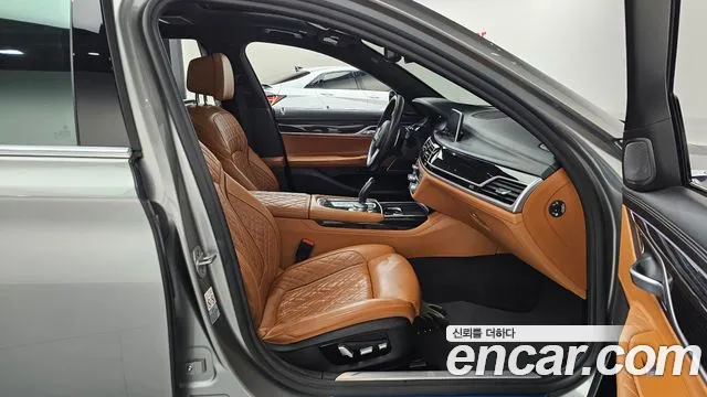 BMW 7 серии 2019 thumb 11