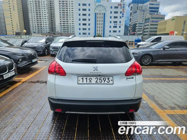 Peugeot 2008 2015 thumb 6
