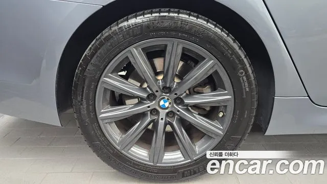BMW 5 серии 2017 thumb 5