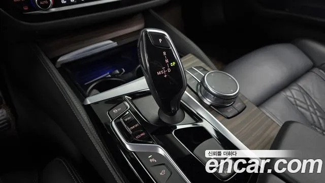 BMW 5 серии 2017 thumb 9
