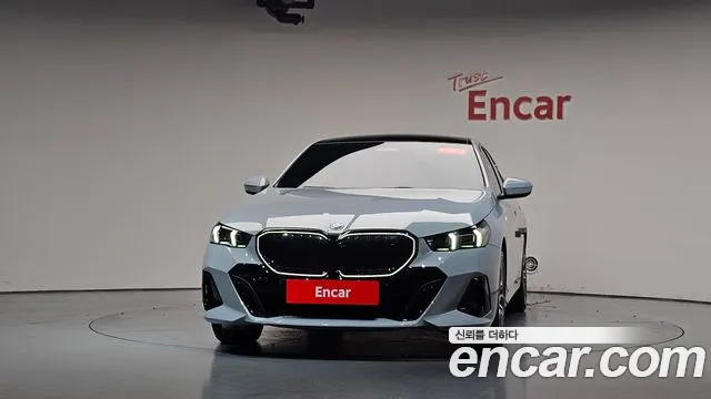 BMW i5 2025 thumb 2
