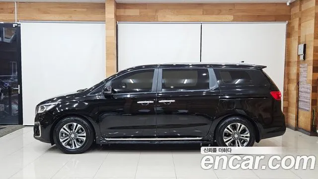 Kia Carnival 2018 thumb 5