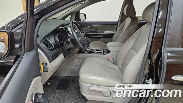Kia Carnival 2018 thumb 8