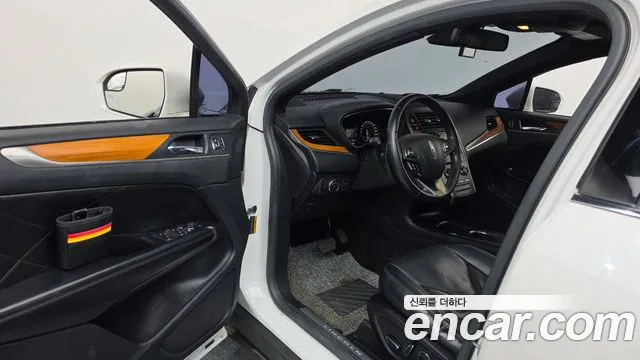 Lincoln MKC 2015 thumb 10
