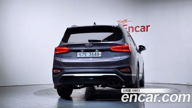 Hyundai Santa Fe 2018 thumb 4