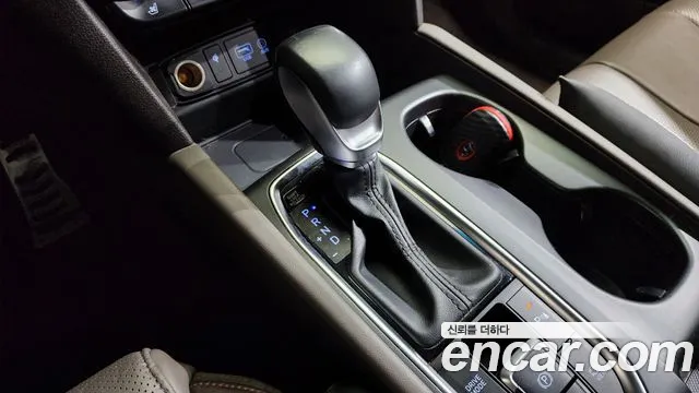 Hyundai Santa Fe 2018 thumb 9
