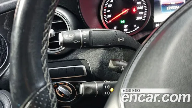 Mercedes-Benz GLC 2019 thumb 12