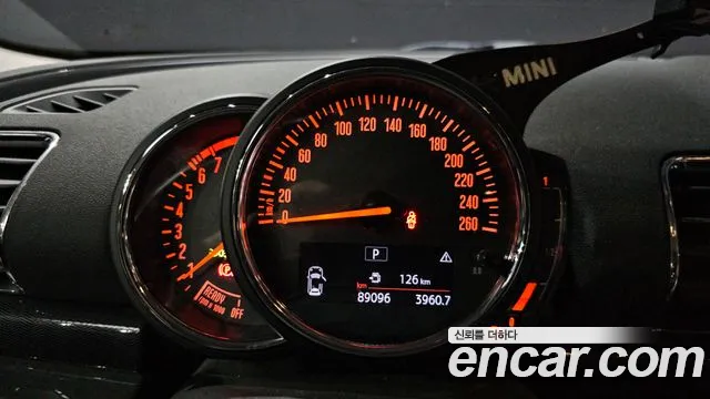 Mini Clubman 2019 thumb 7