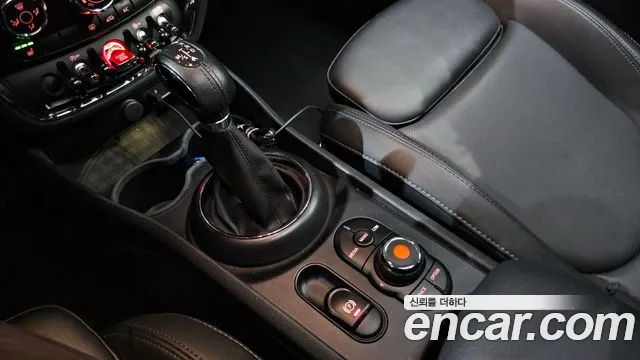 Mini Clubman 2019 thumb 8