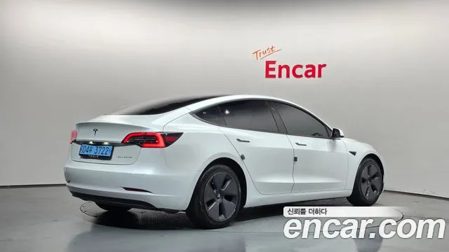 Tesla Model 3 2021 thumb 2