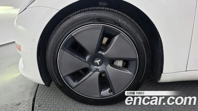 Tesla Model 3 2021 thumb 5