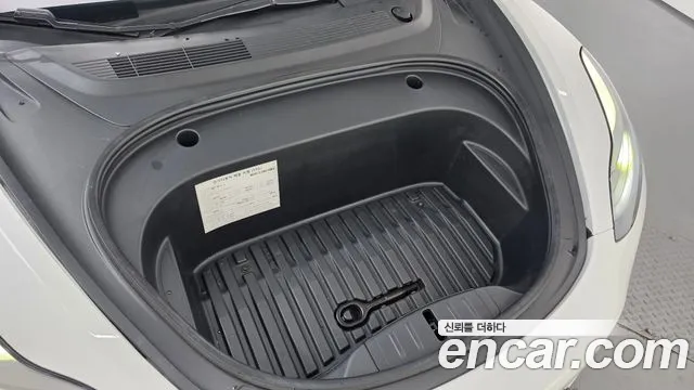 Tesla Model 3 2021 thumb 6