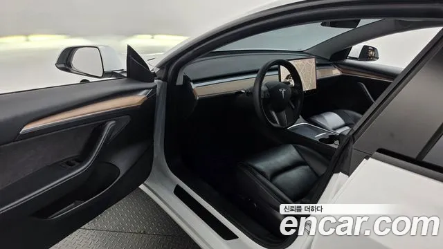 Tesla Model 3 2021 thumb 10