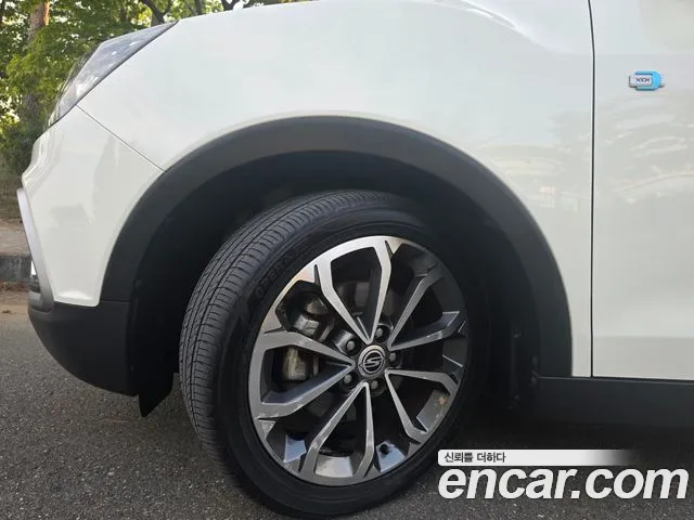KG_Mobility_Ssangyong TIBOLI 2017 thumb 5