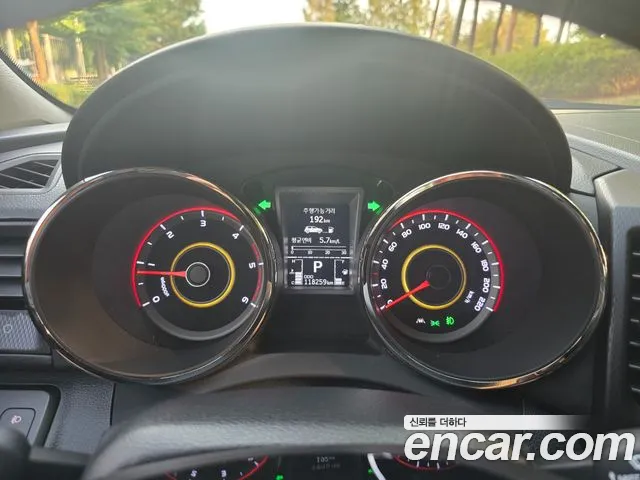 KG_Mobility_Ssangyong TIBOLI 2017 thumb 8